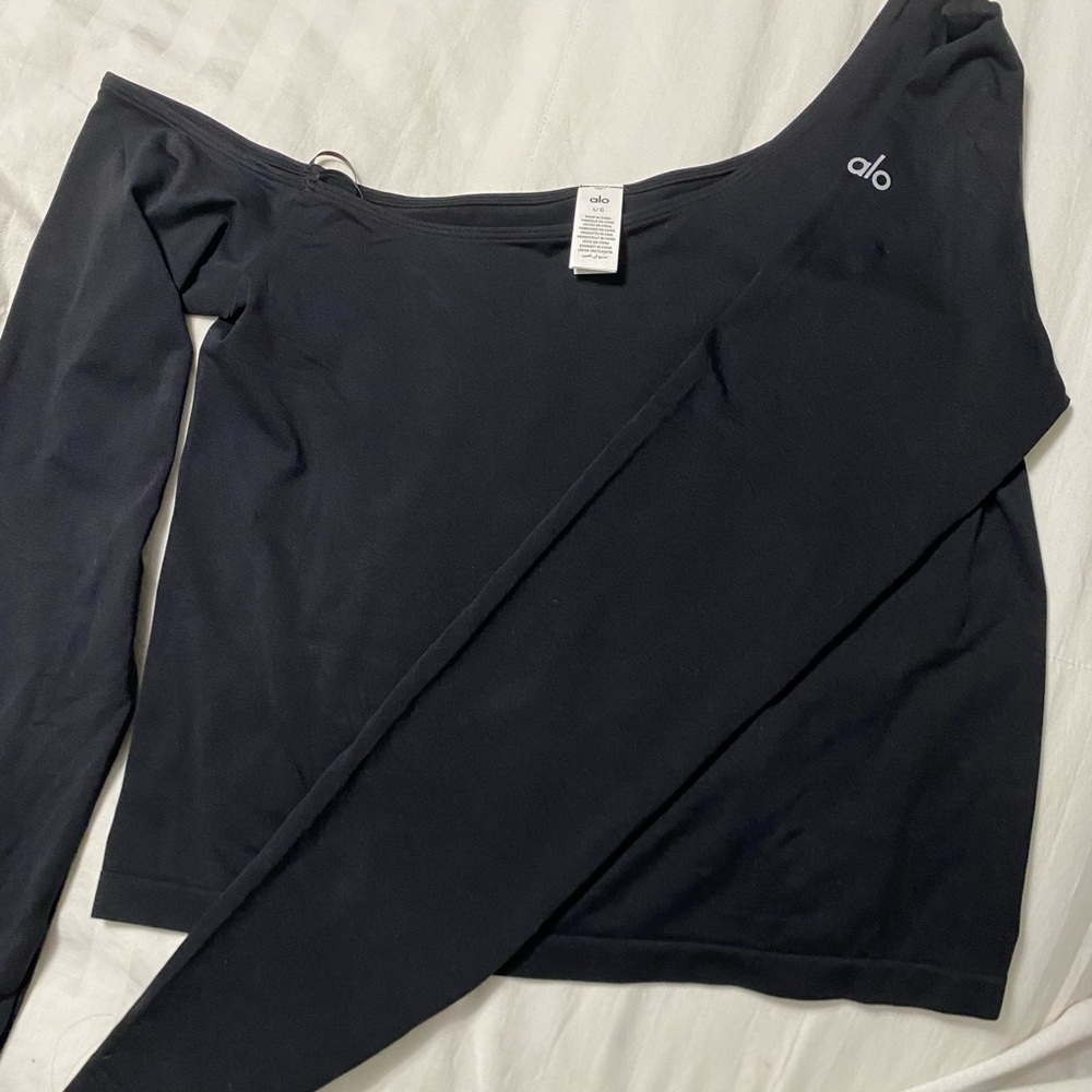 Alo asymmetrical black long sleeve top NWOT! Size large